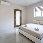 2 Bedroom In *