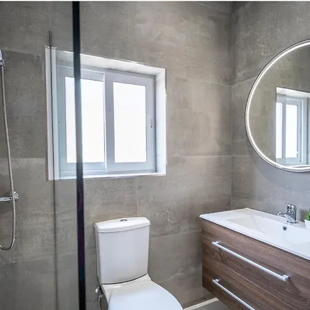 Apartment 2 Bedroom In Gudja