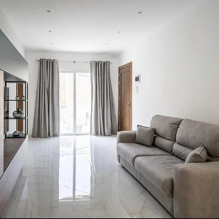 2 Bedroom In *