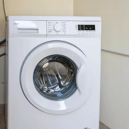 2 Bedroom In Apartment