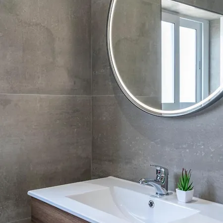 2 Bedroom In 公寓 *