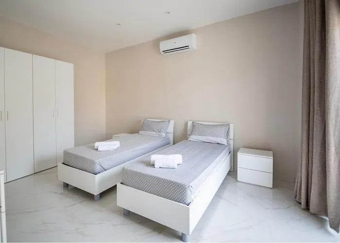 2 Bedroom In Διαμέρισμα *